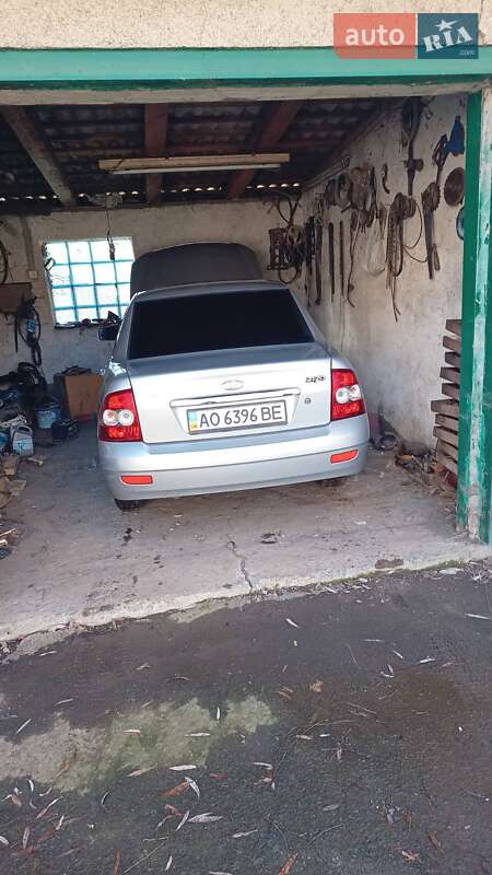 Седан ВАЗ / Lada 2170 Priora 2011 в Хусті