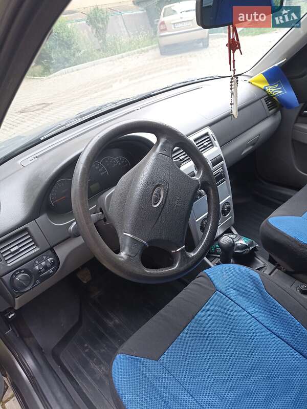 Седан ВАЗ / Lada 2170 Priora 2008 в Ужгороде фото 5 Седан ВАЗ / Lada 2170 Priora 2008 в Ужгороде