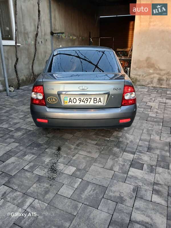 Седан ВАЗ / Lada 2170 Priora 2011 в Заречье