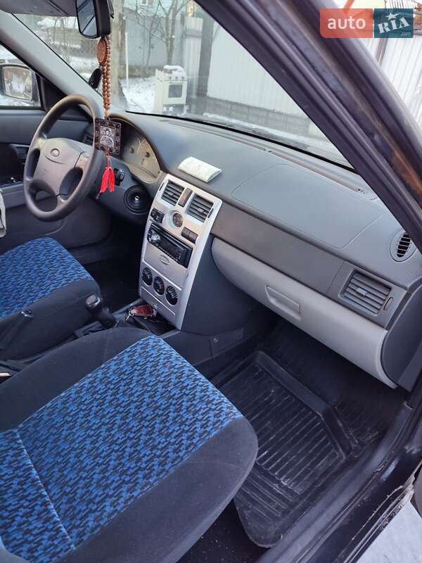 Седан ВАЗ / Lada 2170 Priora 2008 в Красному