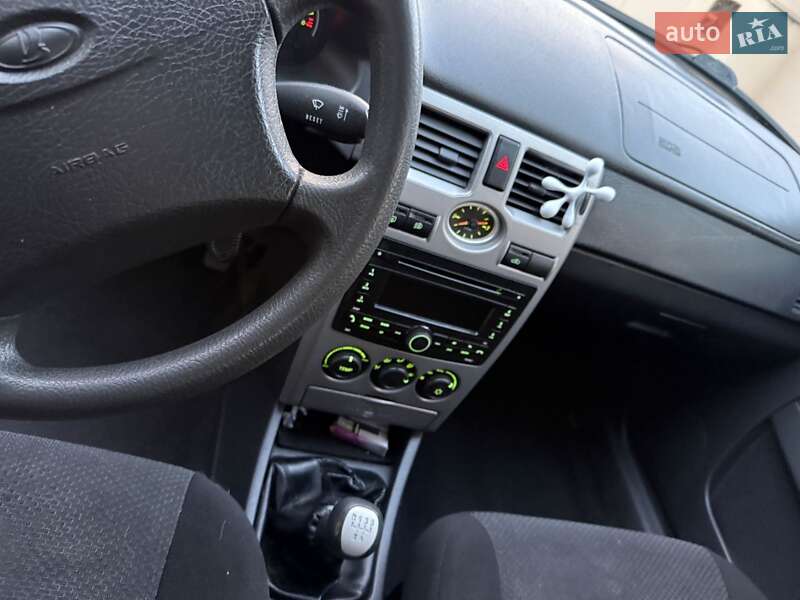 Седан ВАЗ / Lada 2170 Priora 2012 в Александрие