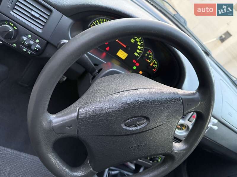 Седан ВАЗ / Lada 2170 Priora 2012 в Александрие