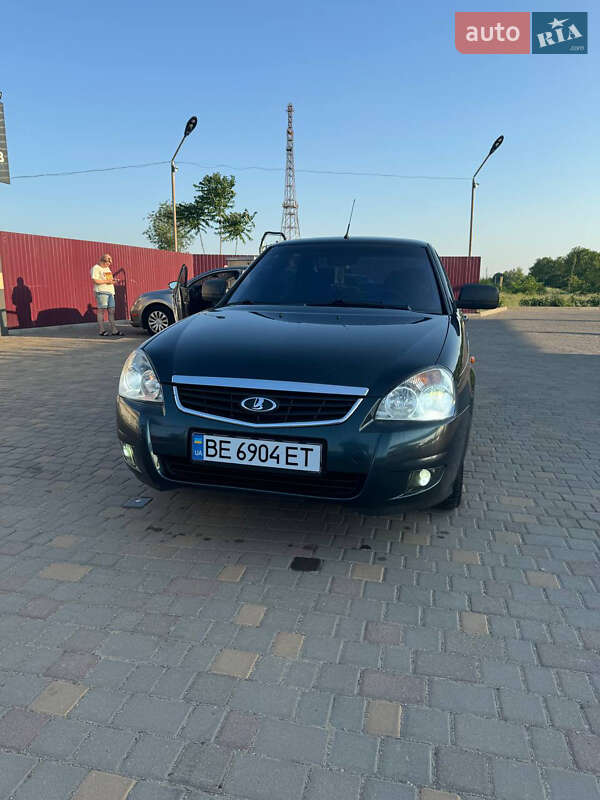 Седан ВАЗ / Lada 2170 Priora 2013 в Николаеве