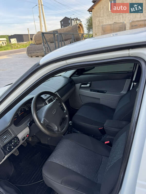Седан ВАЗ / Lada 2170 Priora 2010 в Тернополе