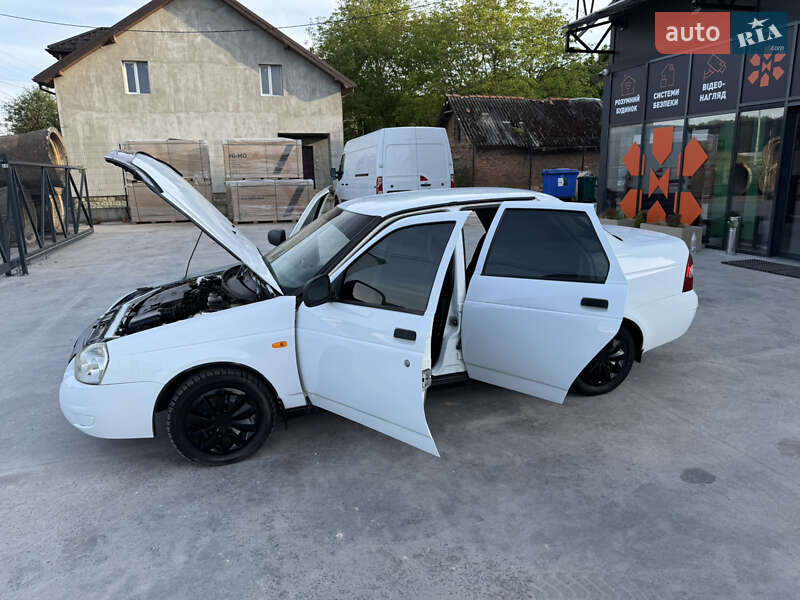 Седан ВАЗ / Lada 2170 Priora 2010 в Тернополе
