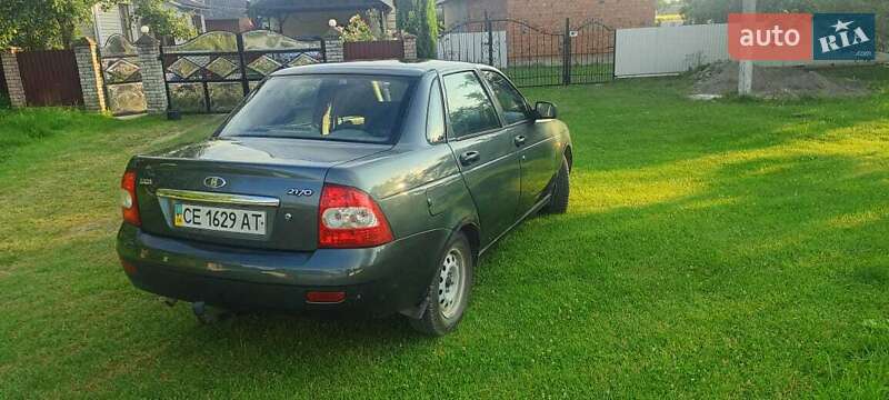 Седан ВАЗ / Lada 2170 Priora 2010 в Черновцах