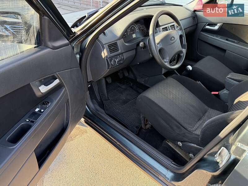 Седан ВАЗ / Lada 2170 Priora 2011 в Запорожье