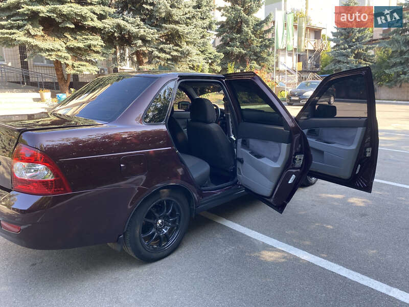 Седан ВАЗ / Lada 2170 Priora 2008 в Вышгороде