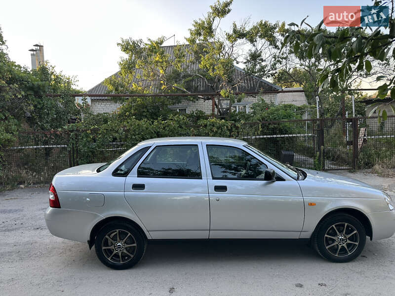 Седан ВАЗ / Lada 2170 Priora 2008 в Запорожье