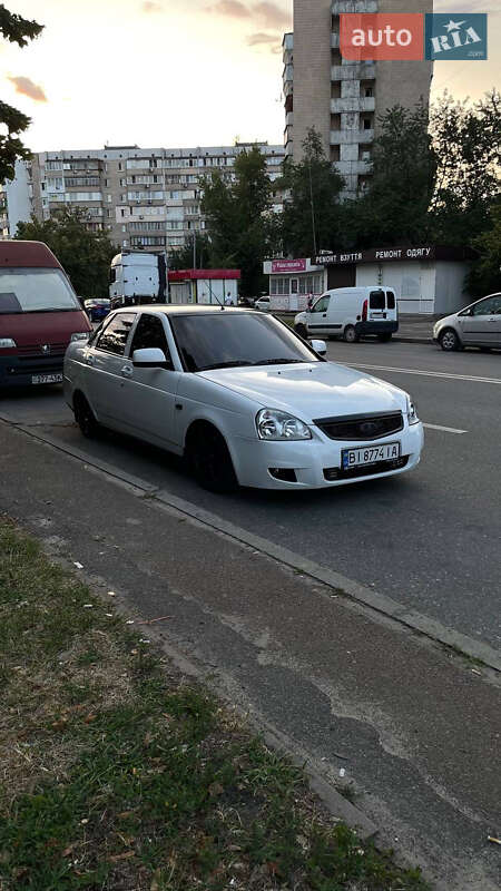 Седан ВАЗ / Lada 2170 Priora 2013 в Киеве