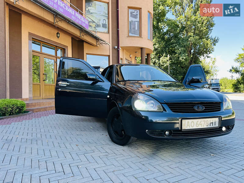 Седан ВАЗ / Lada 2170 Priora 2008 в Тячеве