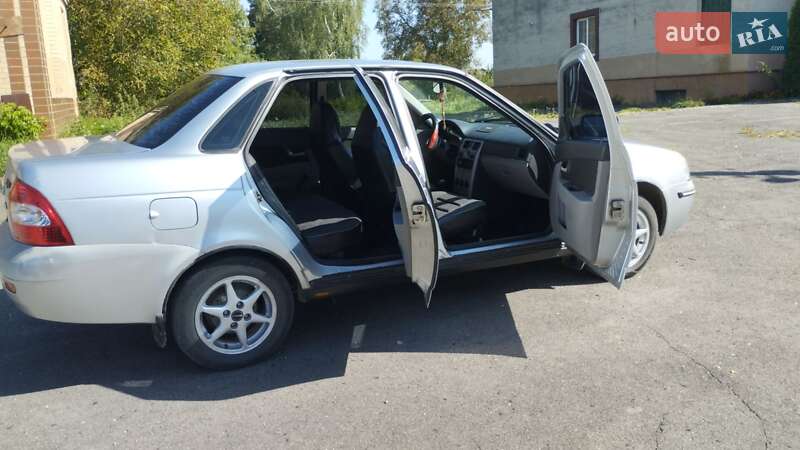 Седан ВАЗ / Lada 2170 Priora 2010 в Красилові фото 21 Седан ВАЗ / Lada 2170 Priora 2010 в Красилові