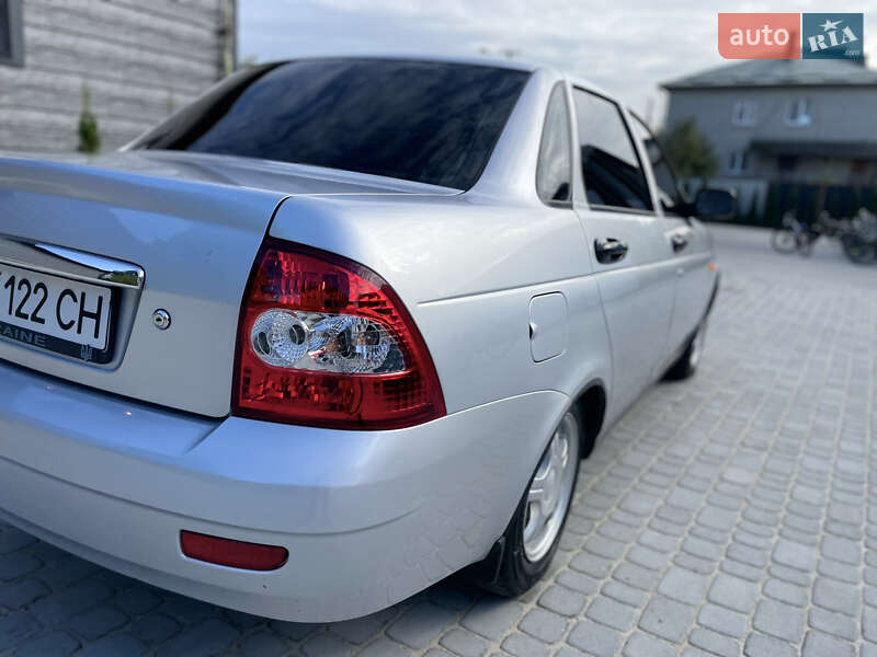 Седан ВАЗ / Lada 2170 Priora 2010 в Львове