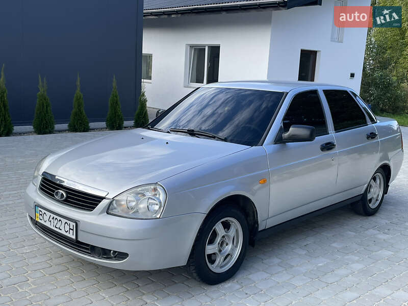 Седан ВАЗ / Lada 2170 Priora 2010 в Львове