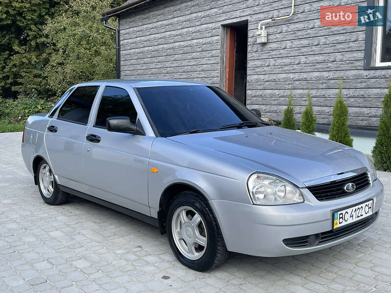 Седан ВАЗ / Lada 2170 Priora 2010 в Львове