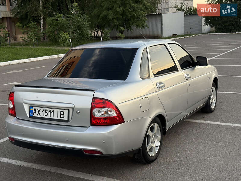 Седан ВАЗ / Lada 2170 Priora 2013 в Харькове