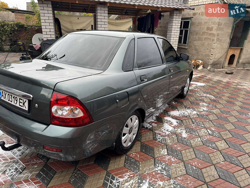 Седан ВАЗ / Lada 2170 Priora 2011 в Краснограде