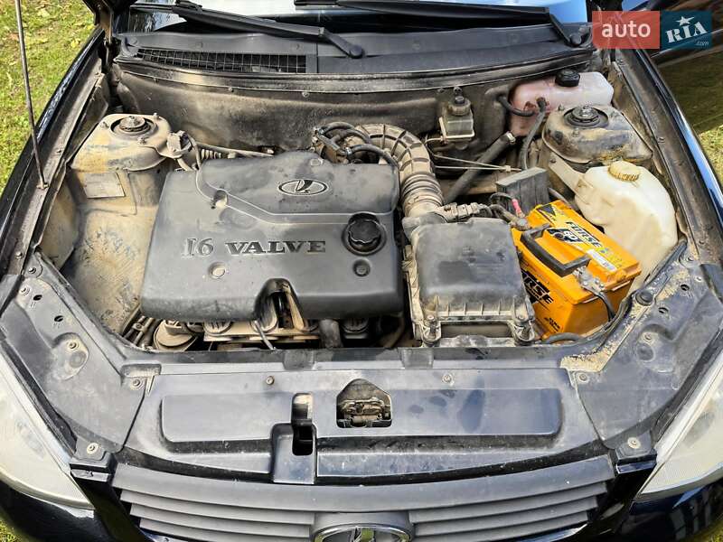 Седан ВАЗ / Lada 2170 Priora 2008 в Ужгороде фото 9 Седан ВАЗ / Lada 2170 Priora 2008 в Ужгороде