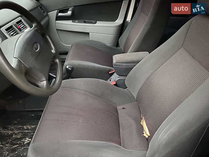 Седан ВАЗ / Lada 2170 Priora 2008 в Ужгороді фото 9 Седан ВАЗ / Lada 2170 Priora 2008 в Ужгороді