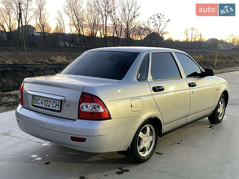 Седан ВАЗ / Lada 2170 Priora 2010 в Львове фото 5 Седан ВАЗ / Lada 2170 Priora 2010 в Львове