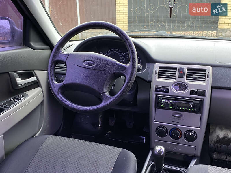 Седан ВАЗ / Lada 2170 Priora 2011 в Охтирці