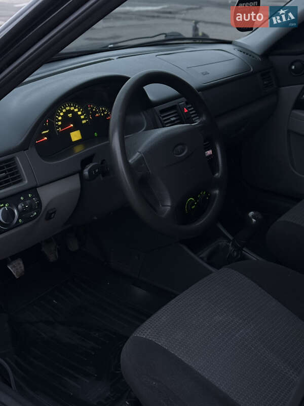 Седан ВАЗ / Lada 2170 Priora 2010 в Миколаєві