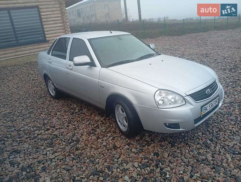 Седан ВАЗ / Lada 2170 Priora 2012 в Рівному