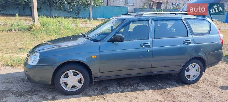 Универсал ВАЗ / Lada 2171 Priora 2010 в Кривом Роге