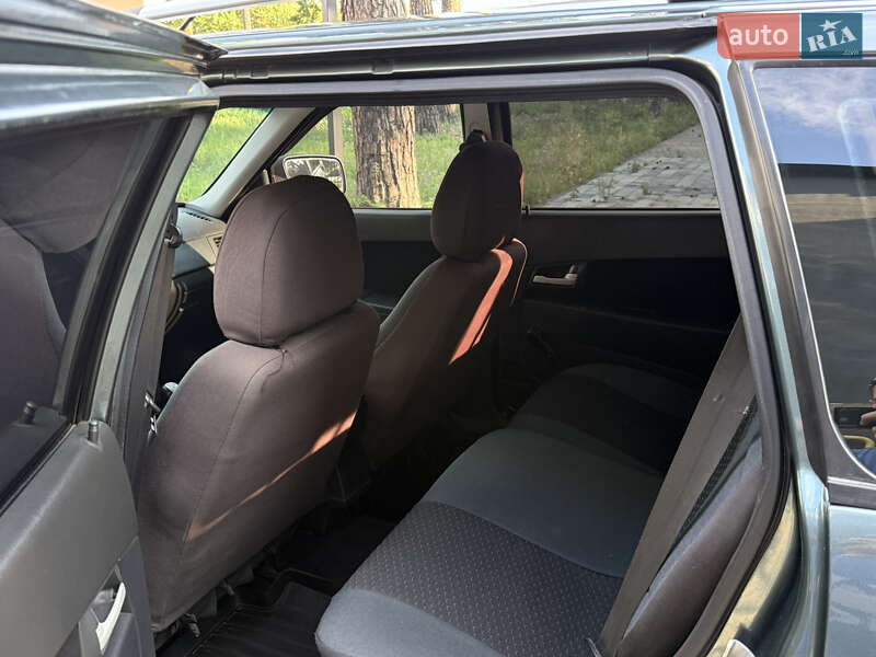 Універсал ВАЗ / Lada 2171 Priora 2011 в Охтирці