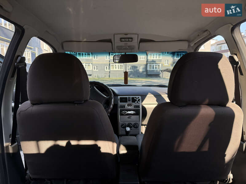 Універсал ВАЗ / Lada 2171 Priora 2011 в Охтирці