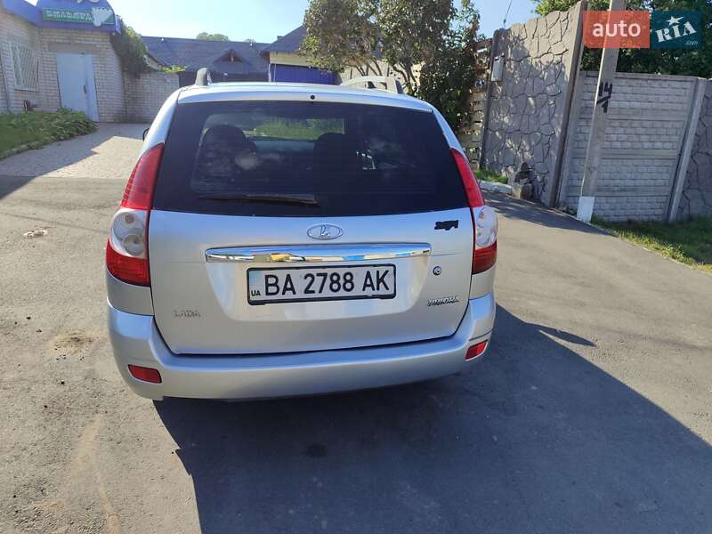 Универсал ВАЗ / Lada 2171 Priora 2011 в Александрие