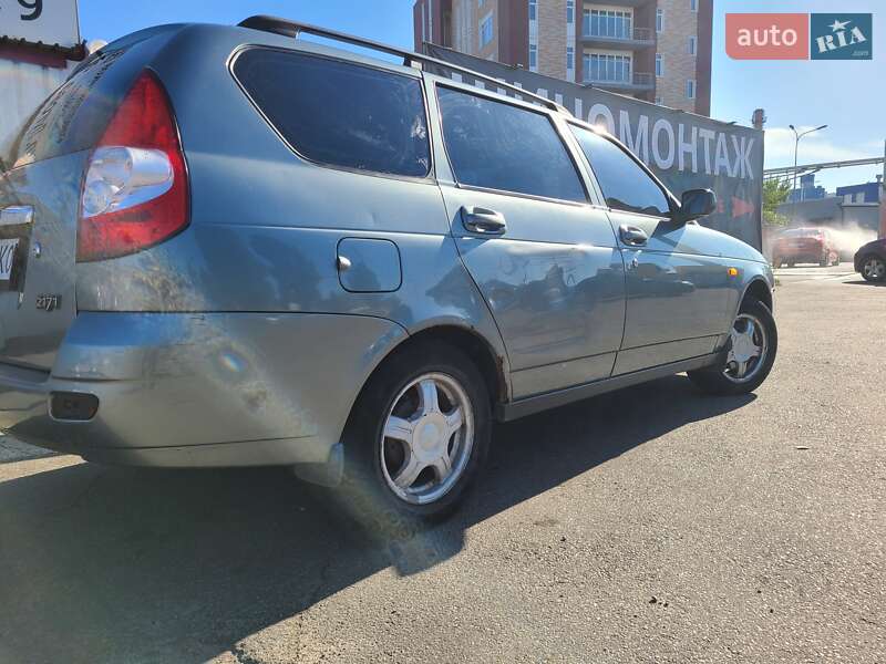 Универсал ВАЗ / Lada 2171 Priora 2011 в Киеве фото 12 Универсал ВАЗ / Lada 2171 Priora 2011 в Киеве