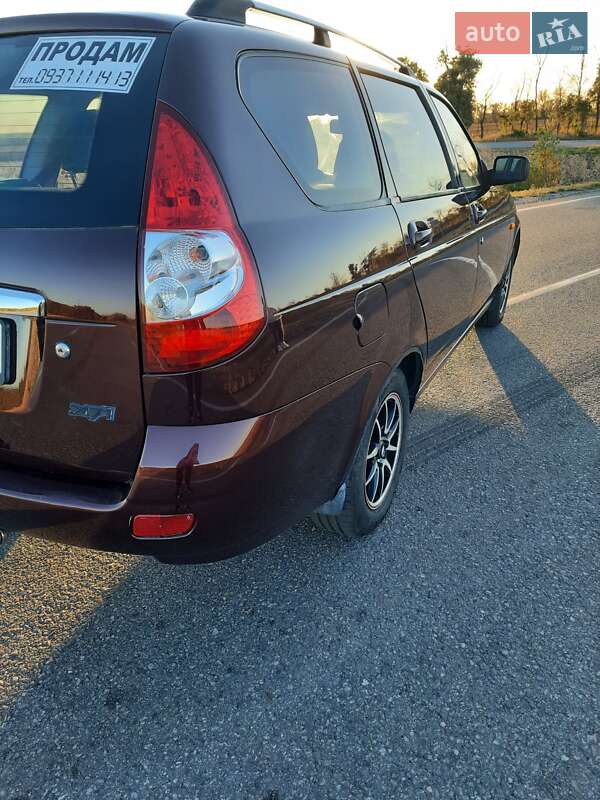 Универсал ВАЗ / Lada 2171 Priora 2011 в Лозовой