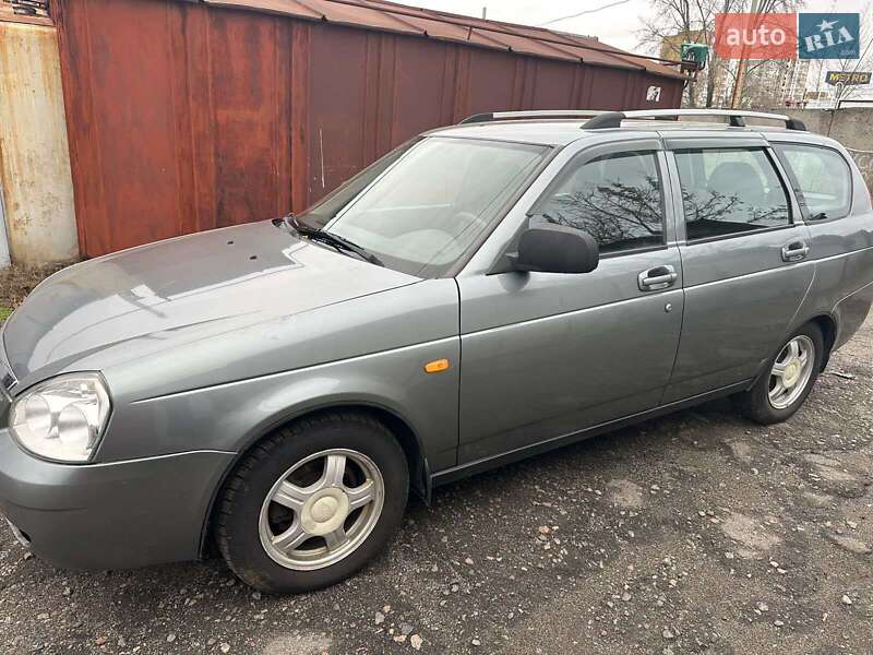 Универсал ВАЗ / Lada 2171 Priora 2011 в Киеве