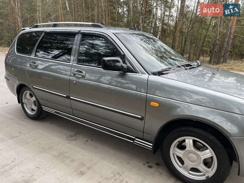 Універсал ВАЗ / Lada 2171 Priora 2011 в Славуті