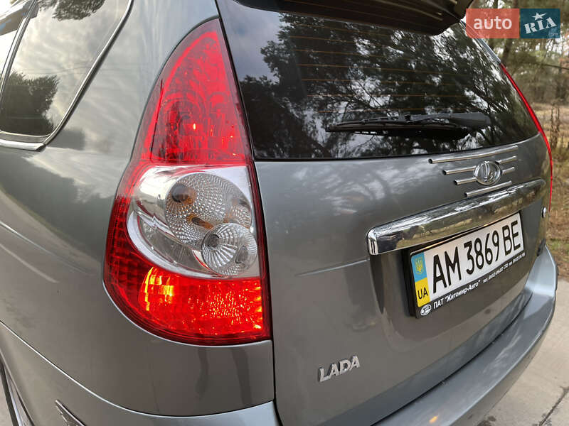 Універсал ВАЗ / Lada 2171 Priora 2011 в Славуті