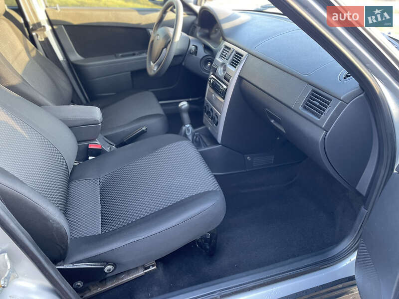 Универсал ВАЗ / Lada 2171 Priora 2013 в Сумах фото 12 Универсал ВАЗ / Lada 2171 Priora 2013 в Сумах