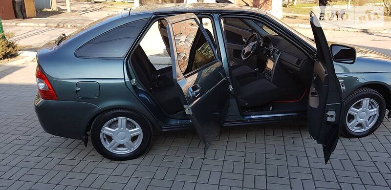 Хетчбек ВАЗ / Lada 2172 Priora 2011 в Запоріжжі