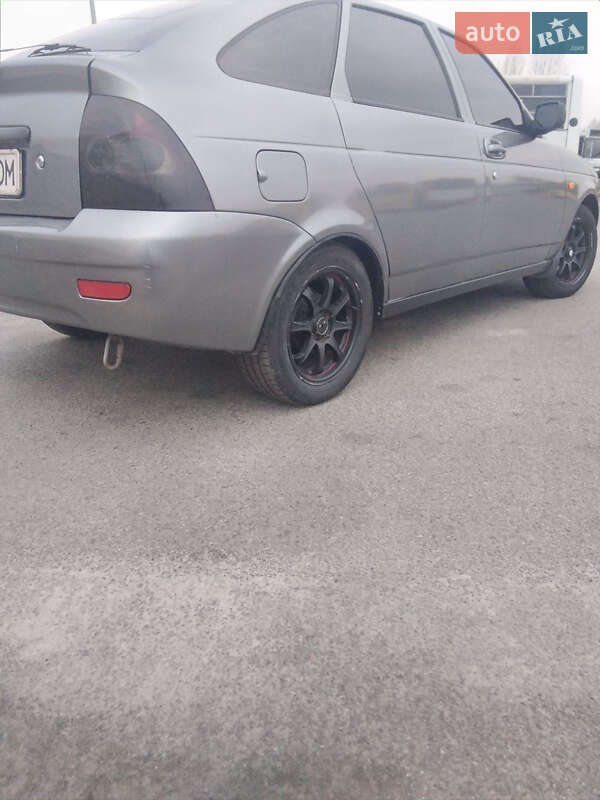 Хэтчбек ВАЗ / Lada 2172 Priora 2011 в Киеве