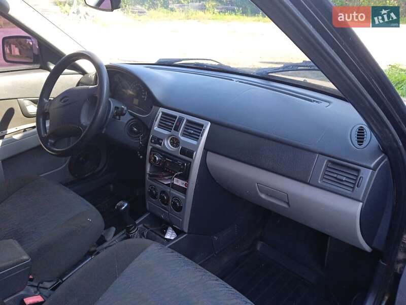 Хетчбек ВАЗ / Lada 2172 Priora 2008 в Лохвиці фото 9 Хетчбек ВАЗ / Lada 2172 Priora 2008 в Лохвиці