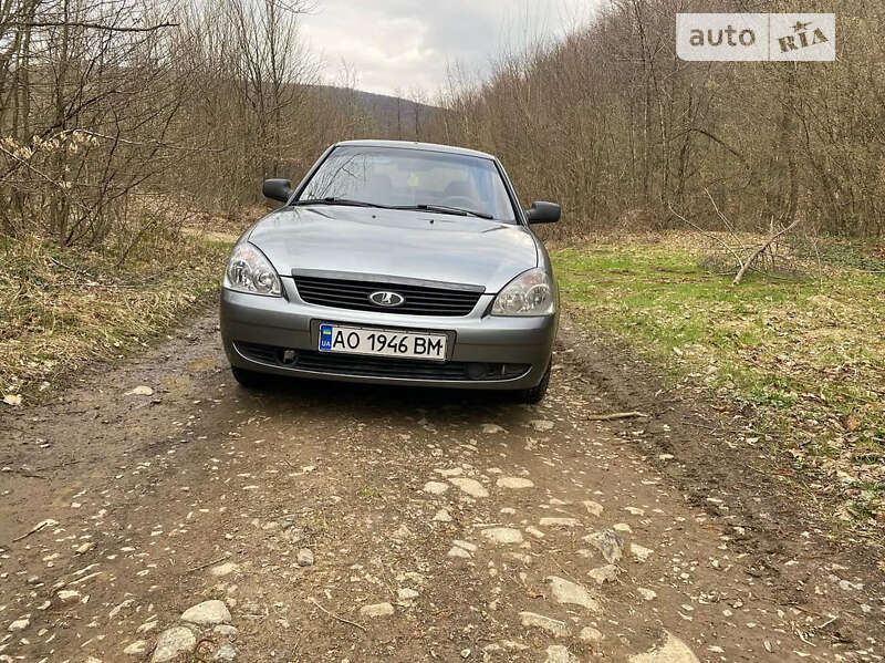 Хэтчбек ВАЗ / Lada 2172 Priora 2010 в Мукачево