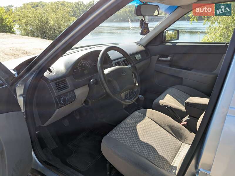 Хэтчбек ВАЗ / Lada 2172 Priora 2009 в Киеве