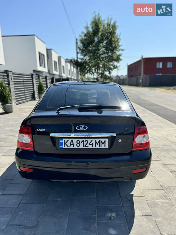 Хэтчбек ВАЗ / Lada 2172 Priora 2008 в Киеве