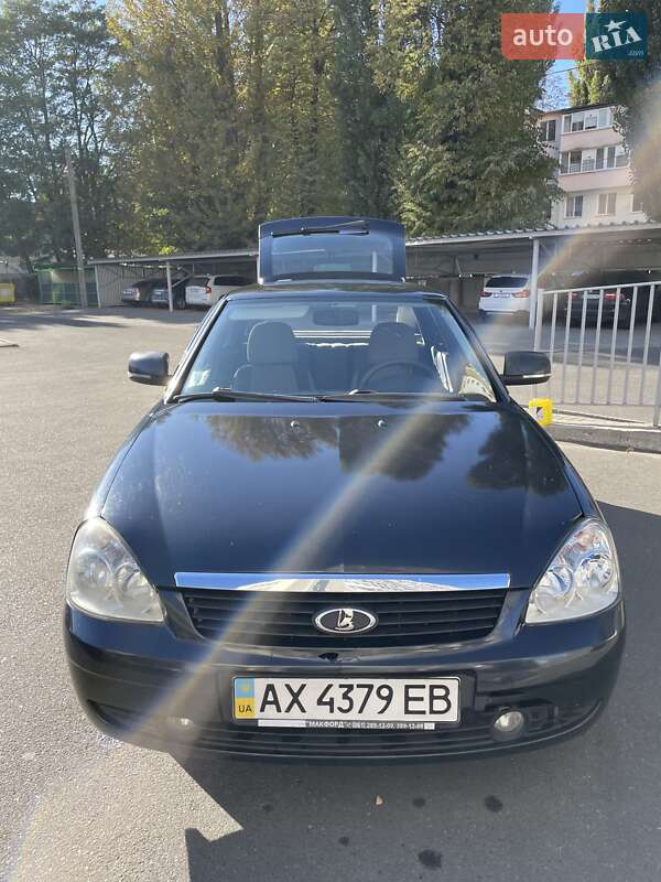 Хэтчбек ВАЗ 2172 Priora 2008 в 