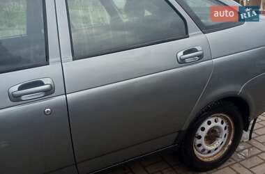 Хетчбек ВАЗ 2172 Priora 2010 в 