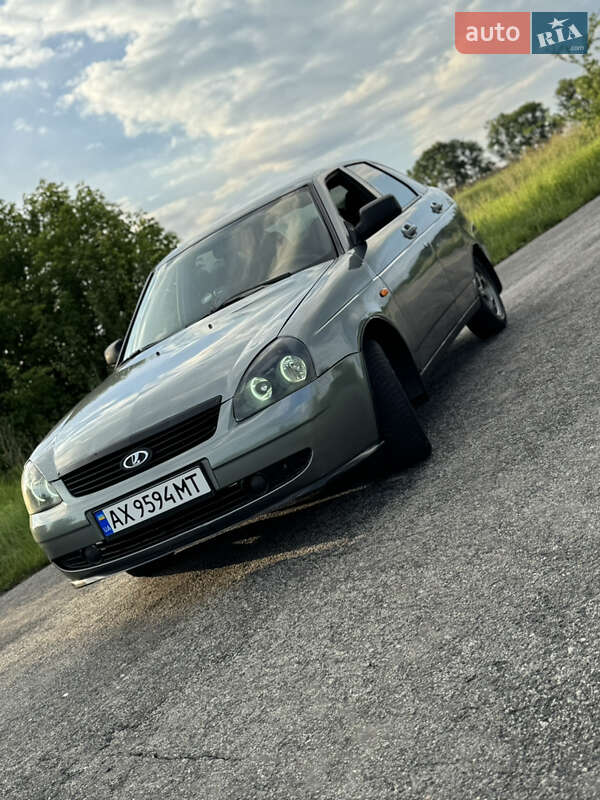 Хэтчбек ВАЗ / Lada 2172 Priora 2008 в Краснограде