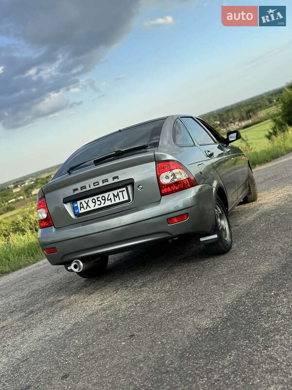 Хэтчбек ВАЗ / Lada 2172 Priora 2008 в Краснограде
