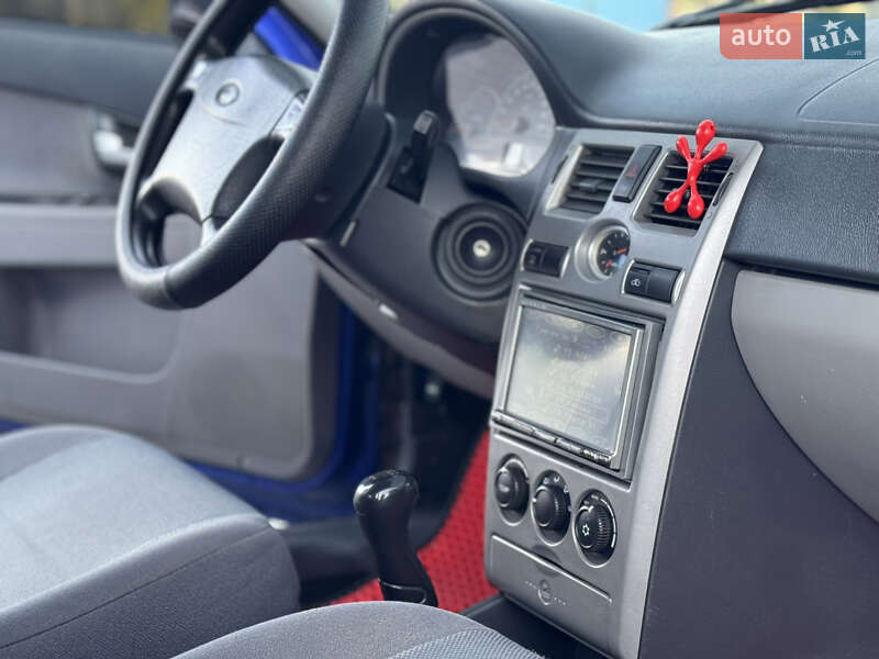 Хетчбек ВАЗ / Lada 2172 Priora 2010 в Хмельницькому