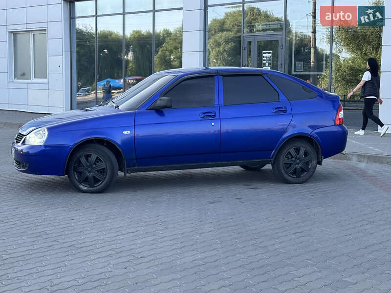 Хетчбек ВАЗ / Lada 2172 Priora 2010 в Хмельницькому