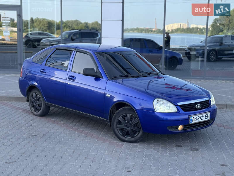 Хетчбек ВАЗ / Lada 2172 Priora 2010 в Хмельницькому